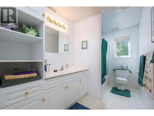 1495 Victoria Avenue, Rossland, BC - Indoor Photo Showing Bathroom