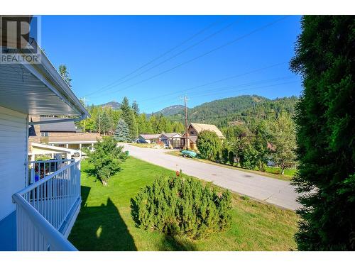 1495 Victoria Avenue, Rossland, BC - Outdoor