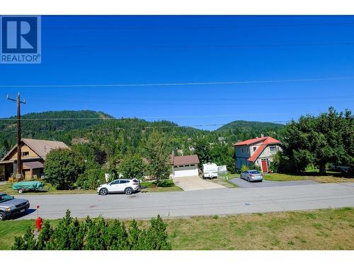 1495 Victoria Avenue, Rossland, BC - Outdoor