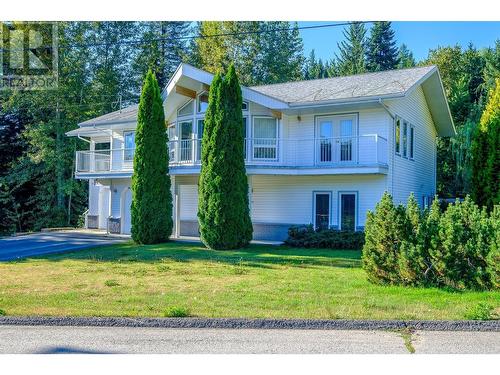 1495 Victoria Avenue, Rossland, BC - Outdoor