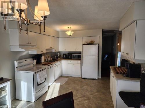 624 Lakeshore Drive Unit# 1, North Bay, ON - Indoor Photo Showing Kitchen