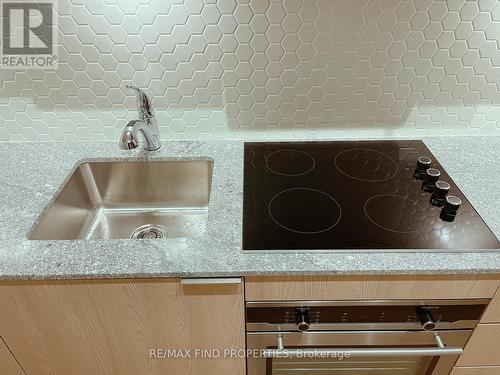 904 - 50 Ordnance Street, Toronto, ON - Indoor Photo Showing Kitchen