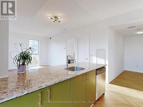 523 - 25 Cole Street, Toronto, ON - Indoor Photo Showing Kitchen