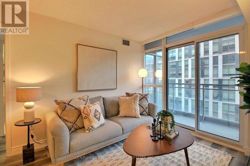 609 - 151 Dan Leckie Way, Toronto, ON - Indoor Photo Showing Living Room