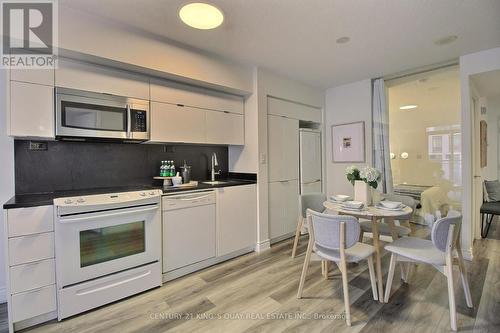 609 - 151 Dan Leckie Way, Toronto, ON - Indoor Photo Showing Kitchen