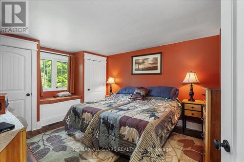 3369 Baseline Road, Georgina, ON - Indoor Photo Showing Bedroom