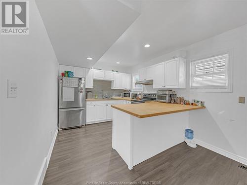 574 Heritage Road, Kingsville, ON - Indoor Photo Showing Kitchen