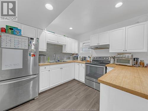 574 Heritage Road, Kingsville, ON - Indoor Photo Showing Kitchen With Double Sink