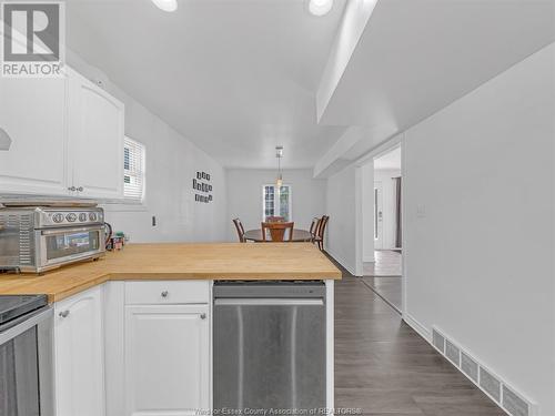 574 Heritage Road, Kingsville, ON - Indoor Photo Showing Kitchen