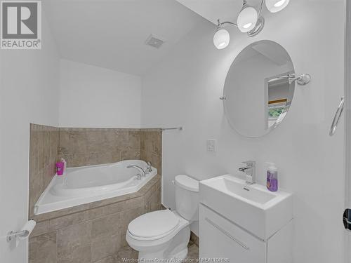 574 Heritage Road, Kingsville, ON - Indoor Photo Showing Bathroom