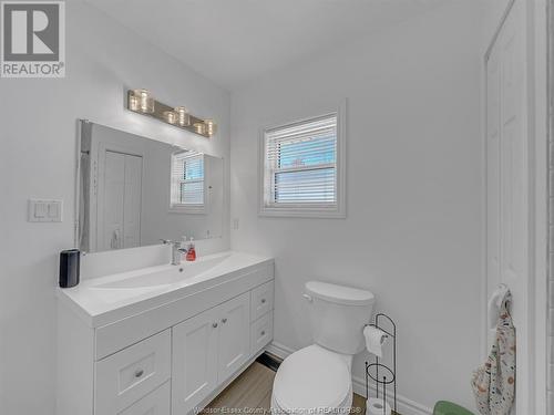 574 Heritage Road, Kingsville, ON - Indoor Photo Showing Bathroom