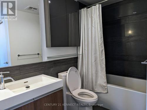 3303 - 390 Cherry Street, Toronto, ON - Indoor Photo Showing Bathroom