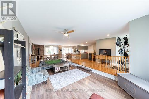 254 Lubitz Road, Laurentian Valley, ON - Indoor Photo Showing Living Room