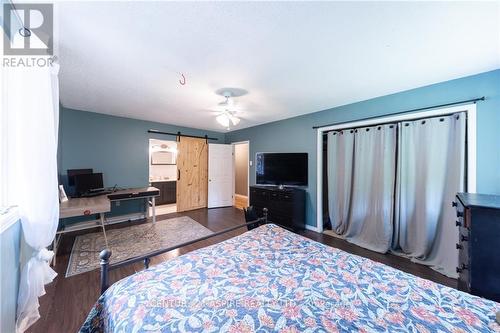 254 Lubitz Road, Laurentian Valley, ON - Indoor Photo Showing Bedroom