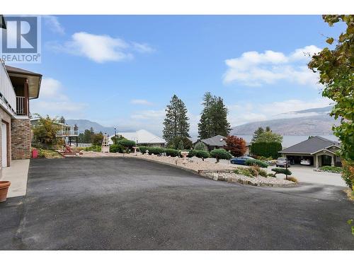 6514 Ferguson Place, Peachland, BC - Outdoor