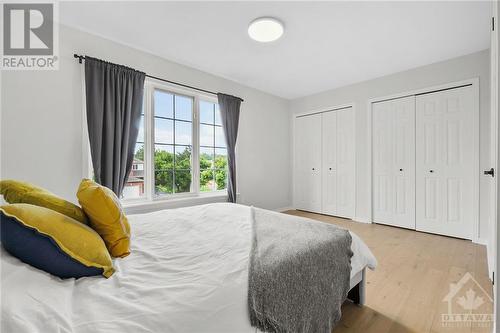 54 Margrave Avenue, Ottawa, ON - Indoor Photo Showing Bedroom