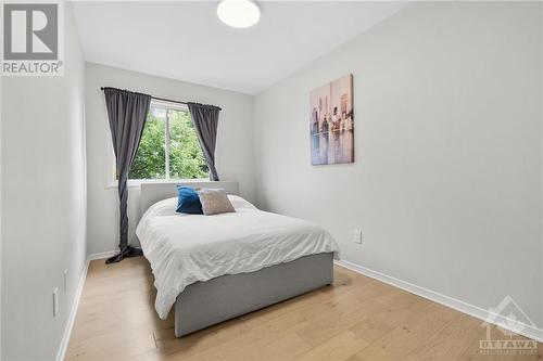 54 Margrave Avenue, Ottawa, ON - Indoor Photo Showing Bedroom