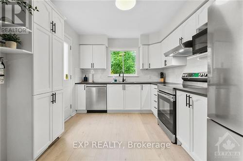 54 Margrave Avenue, Ottawa, ON - Indoor Photo Showing Kitchen With Upgraded Kitchen