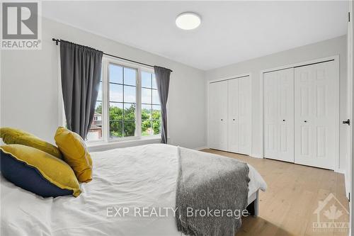 54 Margrave Avenue, Ottawa, ON - Indoor Photo Showing Bedroom