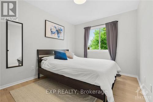 54 Margrave Avenue, Ottawa, ON - Indoor Photo Showing Bedroom