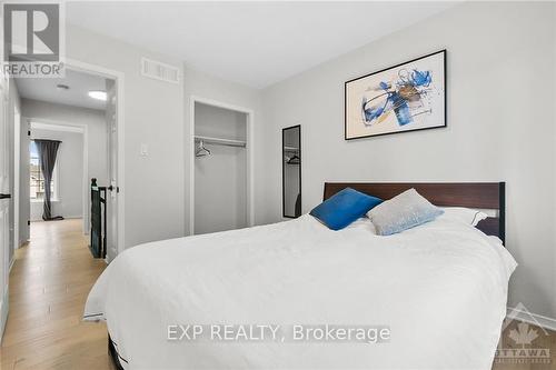 54 Margrave Avenue, Ottawa, ON - Indoor Photo Showing Bedroom