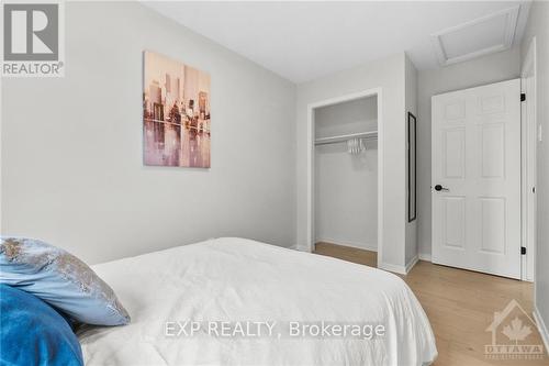 54 Margrave Avenue, Ottawa, ON - Indoor Photo Showing Bedroom