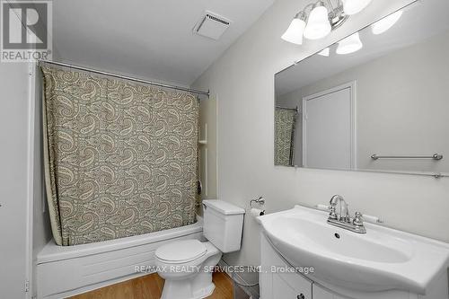 16 Ferri Crescent, Brampton, ON - Indoor Photo Showing Bathroom