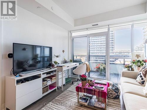 602 - 65 Annie Craig Drive, Toronto, ON - Indoor Photo Showing Living Room