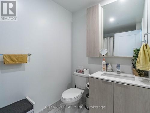 602 - 65 Annie Craig Drive, Toronto, ON - Indoor Photo Showing Bathroom