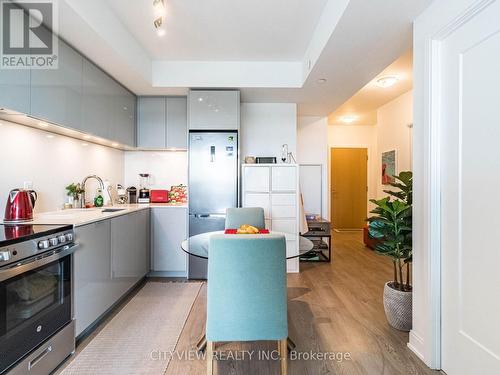 602 - 65 Annie Craig Drive, Toronto, ON - Indoor Photo Showing Kitchen