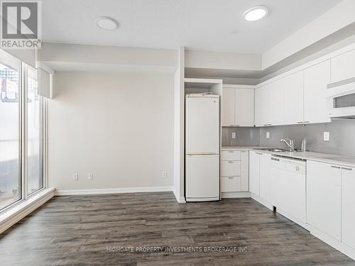 1531 - 111 Elizabeth Street, Toronto, ON - Indoor Photo Showing Kitchen