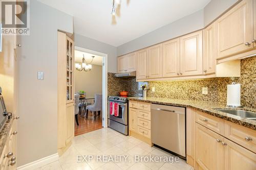 3708 - 1 Palace Pier Court, Toronto, ON - Indoor Photo Showing Kitchen