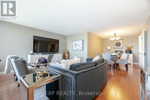 3708 - 1 Palace Pier Court, Toronto, ON - Indoor Photo Showing Living Room