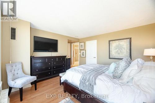 3708 - 1 Palace Pier Court, Toronto, ON - Indoor Photo Showing Bedroom