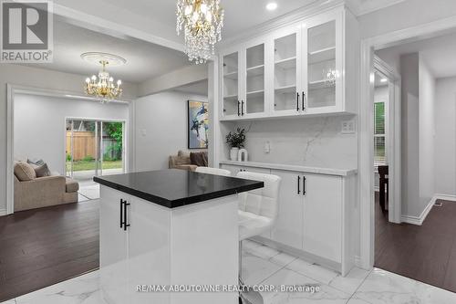 440 Sunset Drive, Oakville, ON - Indoor Photo Showing Kitchen