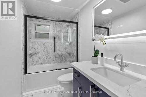 440 Sunset Drive, Oakville, ON - Indoor Photo Showing Bathroom