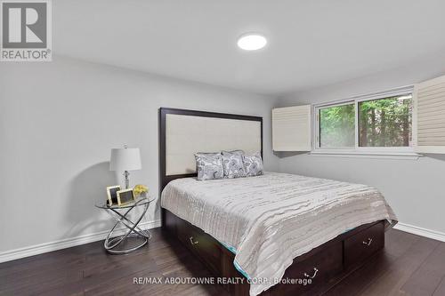 440 Sunset Drive, Oakville, ON - Indoor Photo Showing Bedroom