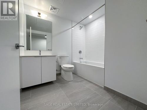 3309 - 357 King Street W, Toronto, ON - Indoor Photo Showing Bathroom