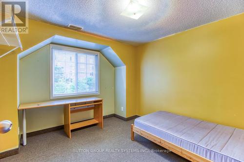 360 Erb Street W, Waterloo, ON - Indoor Photo Showing Bedroom