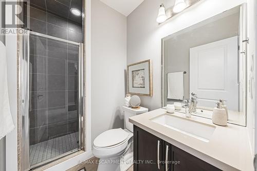 802 - 90 Charlton Avenue W, Hamilton, ON - Indoor Photo Showing Bathroom