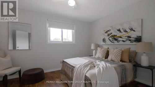 158 Meadowbank Road, Newmarket, ON - Indoor Photo Showing Bedroom