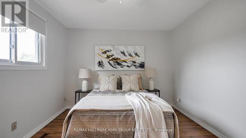 158 Meadowbank Road, Newmarket, ON - Indoor Photo Showing Bedroom