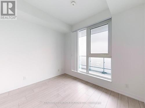 5903 - 950 Portage Parkway, Vaughan, ON - Indoor Photo Showing Other Room