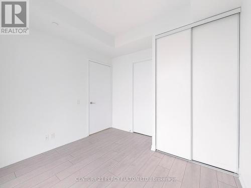 5903 - 950 Portage Parkway, Vaughan, ON - Indoor Photo Showing Other Room