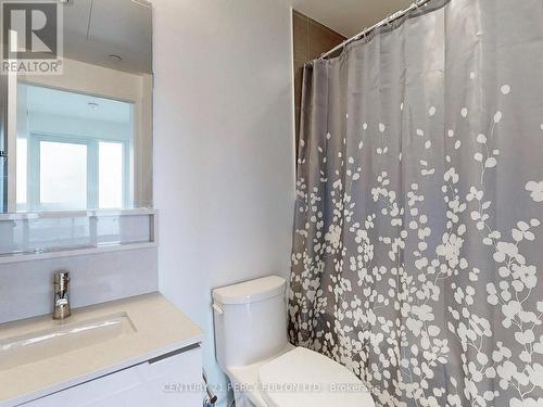 5903 - 950 Portage Parkway, Vaughan, ON - Indoor Photo Showing Bathroom