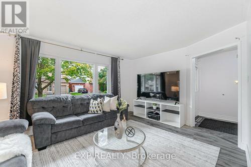 1 Sage Court, Brampton, ON - Indoor Photo Showing Living Room