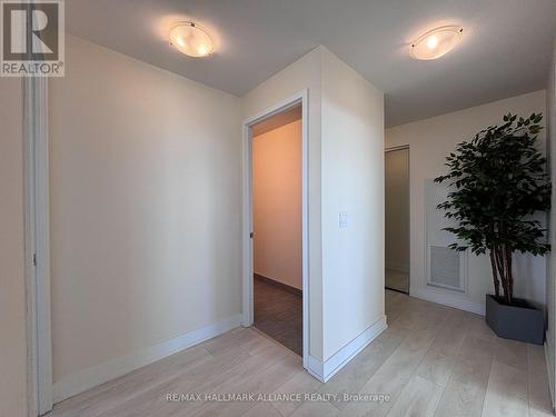 1804 - 297 Oak Walk Drive, Oakville, ON - Indoor Photo Showing Other Room