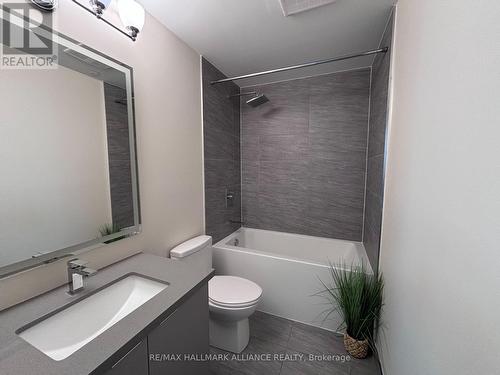 1804 - 297 Oak Walk Drive, Oakville, ON - Indoor Photo Showing Bathroom