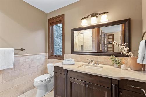 1113 Parkbluff Lane, Kelowna, BC - Indoor Photo Showing Bathroom