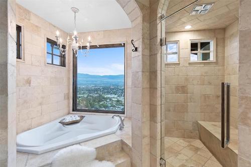 1113 Parkbluff Lane, Kelowna, BC - Indoor Photo Showing Bathroom